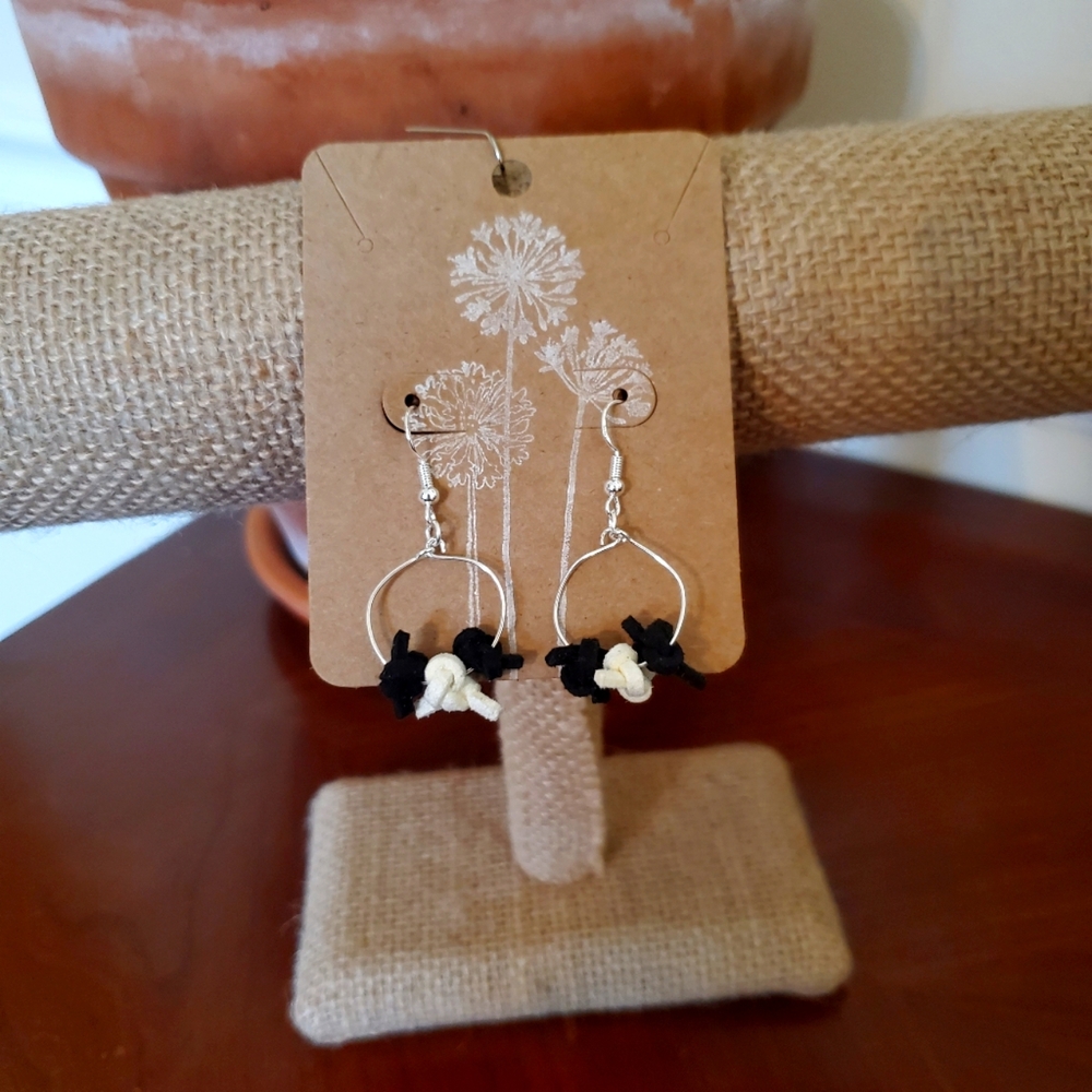Leather knotted earrings
